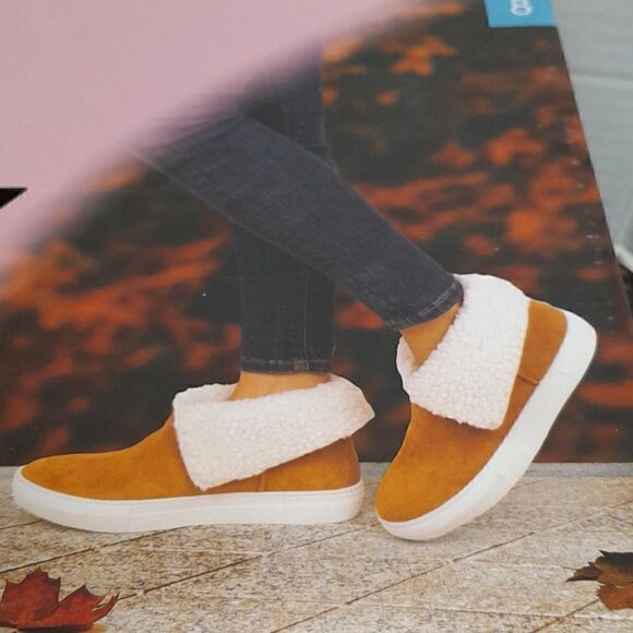 Serra Grey Sneaker Booties...NIB  - Picture 1 of 8